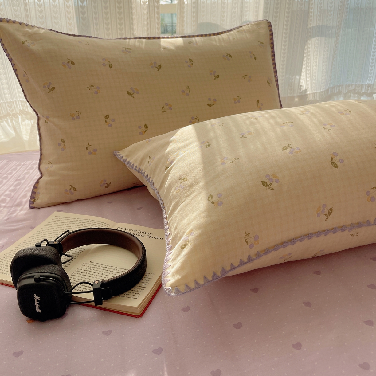 91家纺网 家纺一手货源 找家纺 瑞莱 2025开学季全棉印花贝壳边四件套 樱桃甜趣-黄