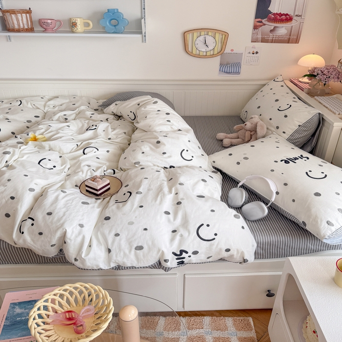 91家纺网 家纺一手货源 找家纺 Sweet dreams甜梦 2025新款卡通小清新全棉四件套 波点笑脸