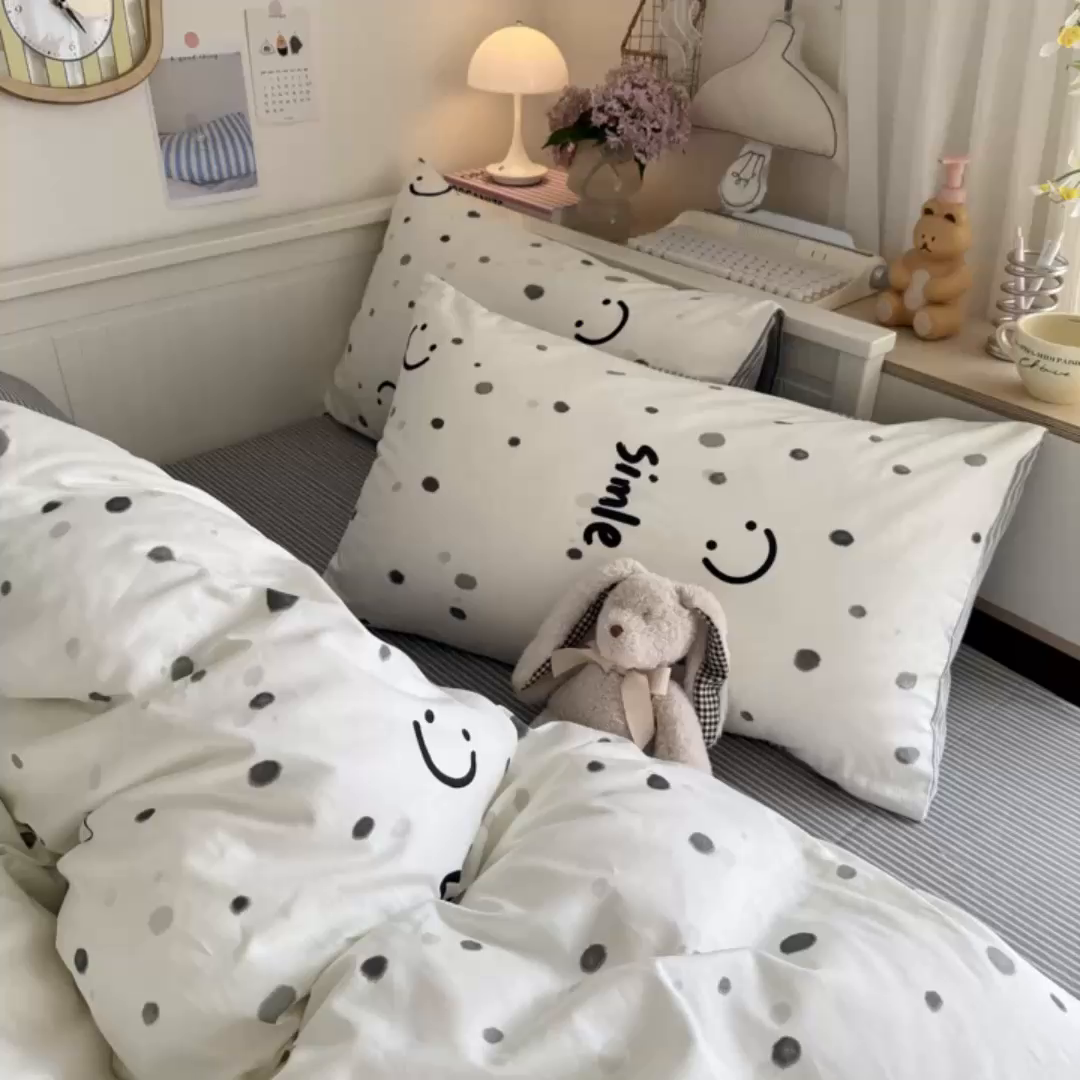 91家纺网 家纺一手货源 找家纺 Sweet dreams甜梦 2025新款卡通小清新全棉四件套 波点笑脸