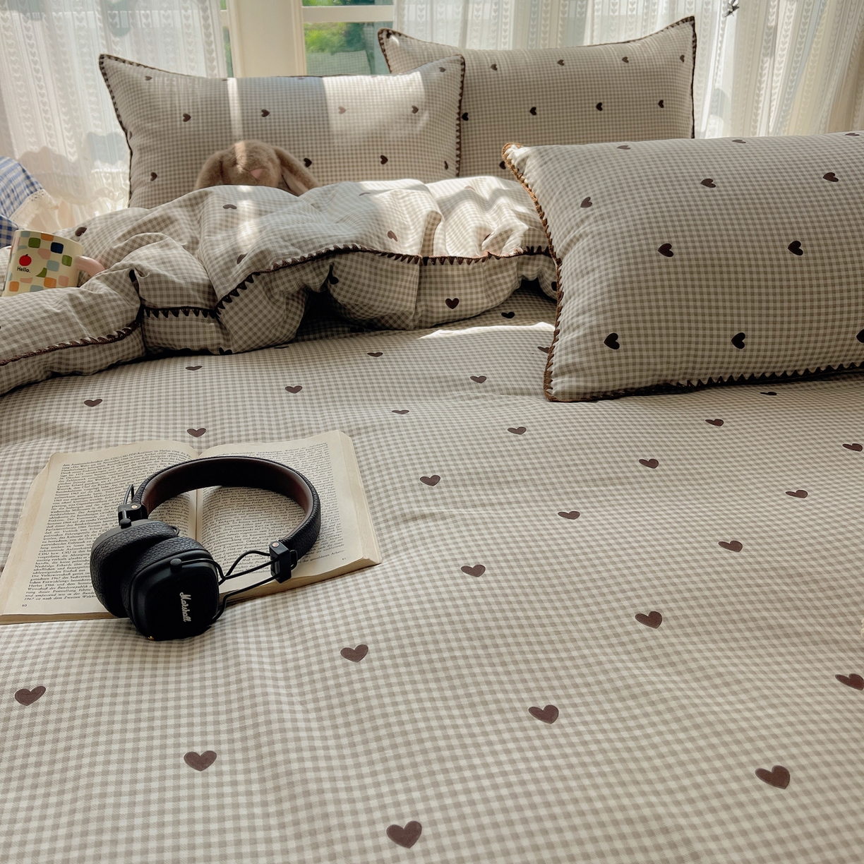 91家纺网 家纺一手货源 找家纺 瑞莱 2025开学季全棉印花贝壳边四件套 奶昔格