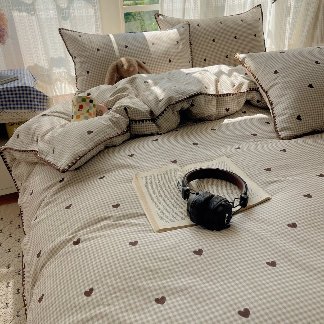 91家纺网 家纺一手货源 找家纺 瑞莱 2025开学季全棉印花贝壳边四件套 奶昔格