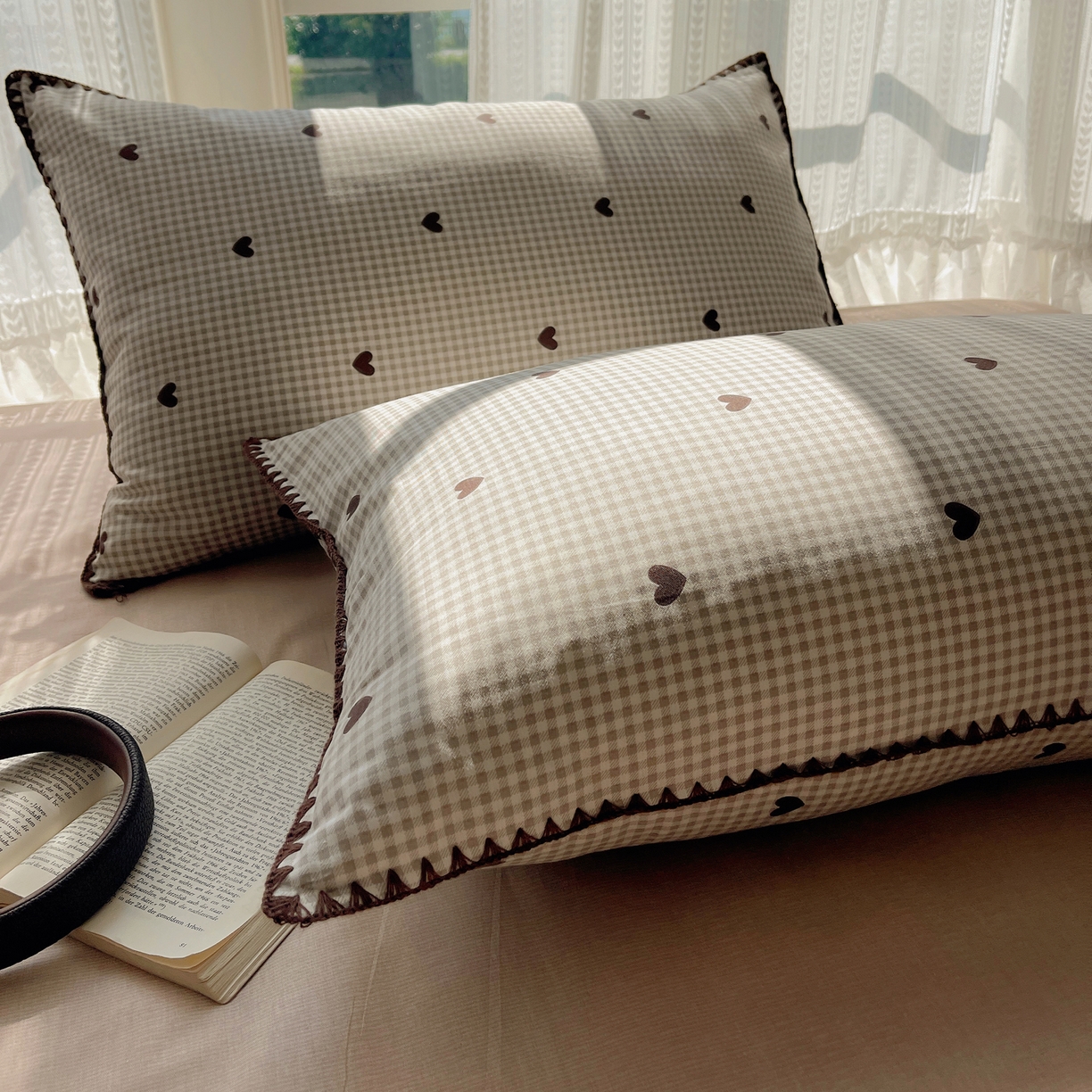 91家纺网 家纺一手货源 找家纺 瑞莱 2025开学季全棉印花贝壳边四件套 奶昔格