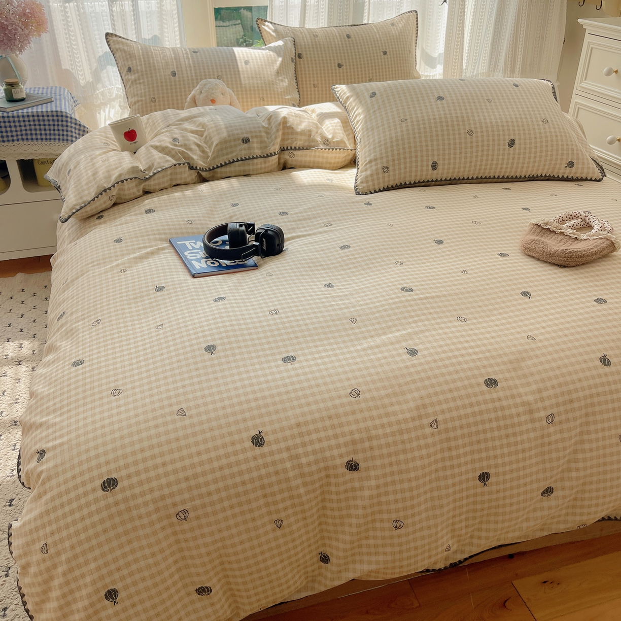 91家纺网 家纺一手货源 找家纺 瑞莱 2025开学季全棉印花贝壳边四件套 甜糯南瓜