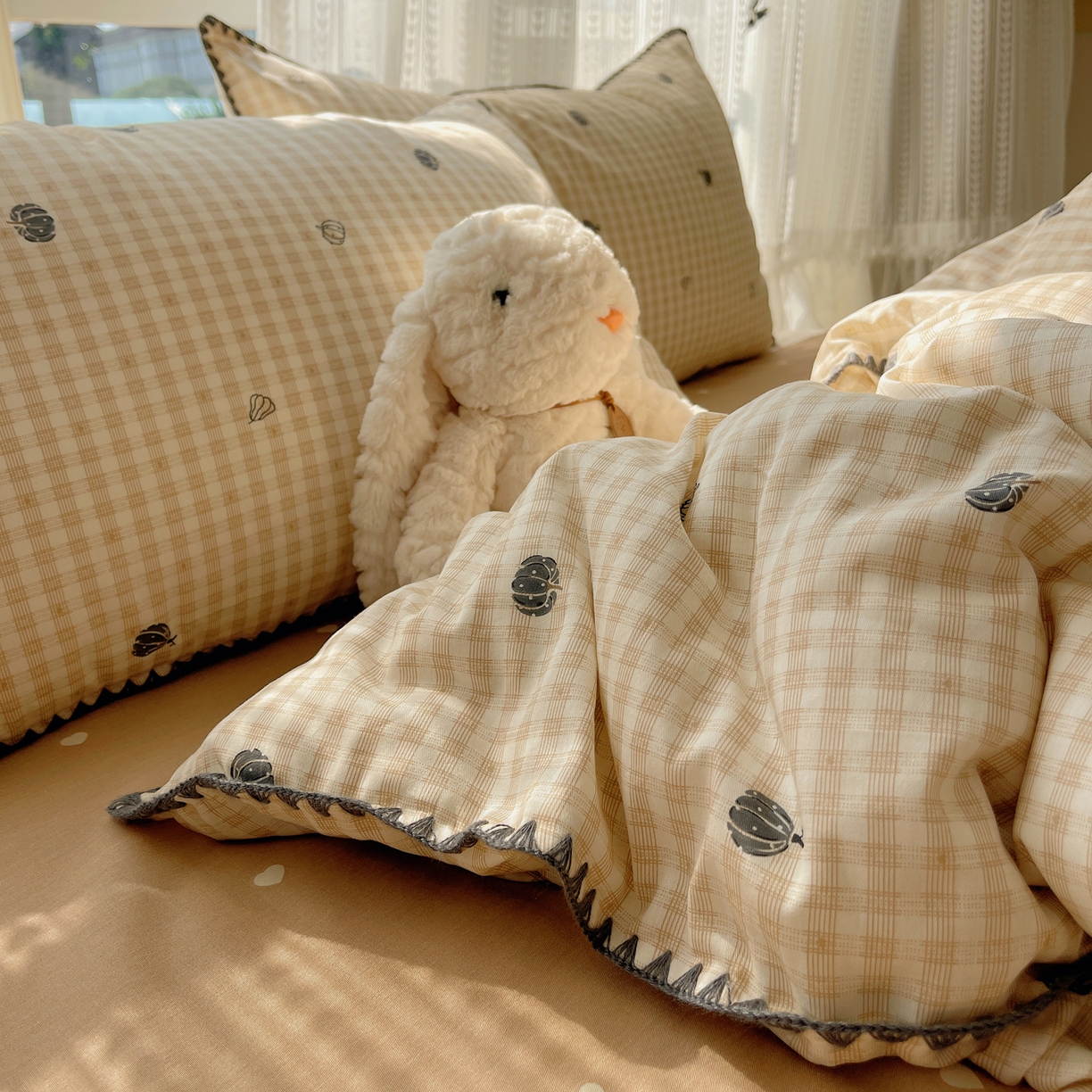 91家纺网 家纺一手货源 找家纺 瑞莱 2025开学季全棉印花贝壳边四件套 甜糯南瓜