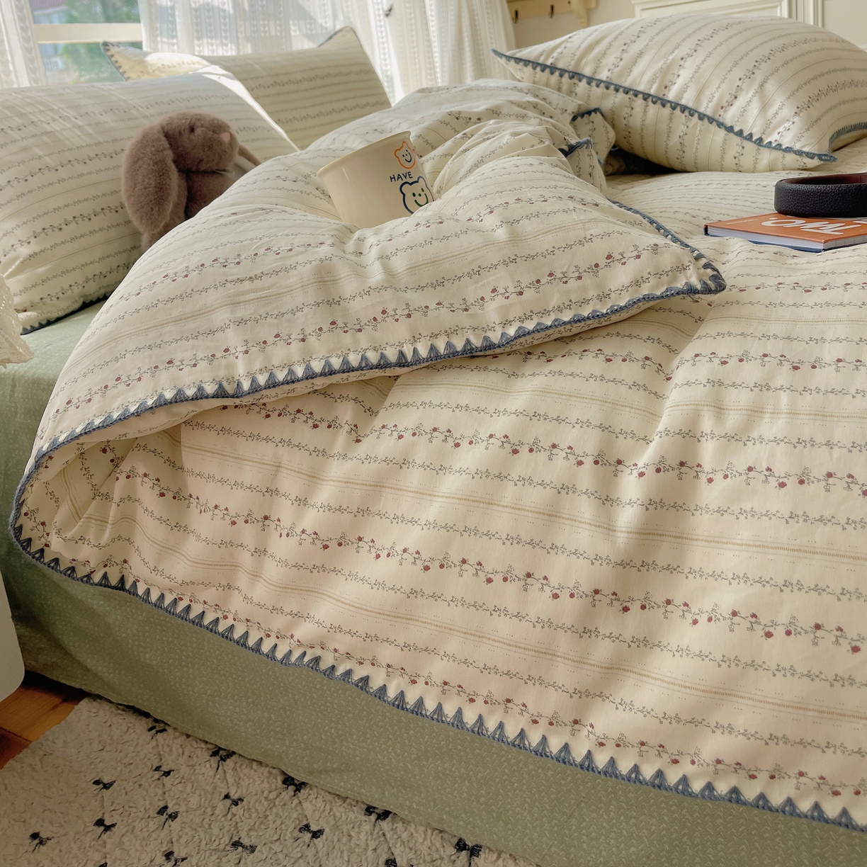 91家纺网 家纺一手货源 找家纺 瑞莱 2025开学季全棉印花贝壳边四件套 夏有乔木