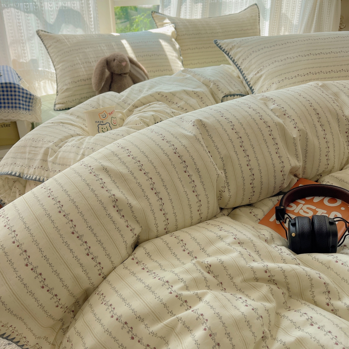 91家纺网 家纺一手货源 找家纺 瑞莱 2025开学季全棉印花贝壳边四件套 夏有乔木