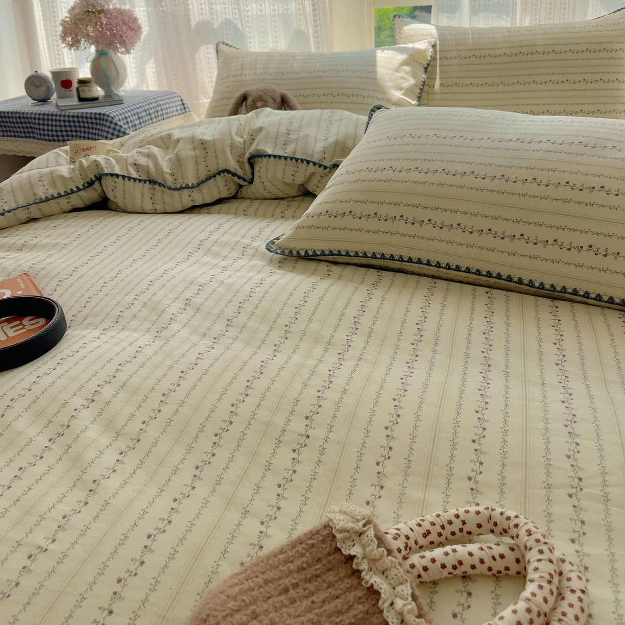 91家纺网 家纺一手货源 找家纺 瑞莱 2025开学季全棉印花贝壳边四件套 夏有乔木