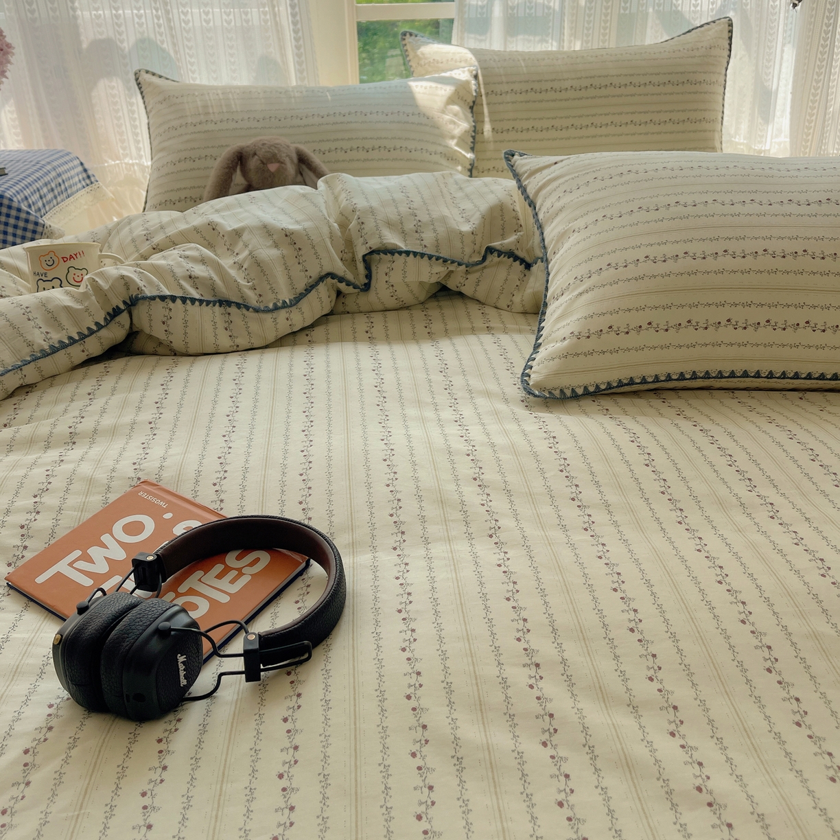 91家纺网 家纺一手货源 找家纺 瑞莱 2025开学季全棉印花贝壳边四件套 夏有乔木