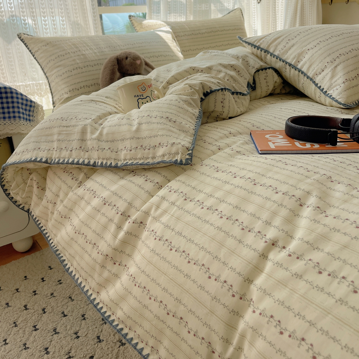 91家纺网 家纺一手货源 找家纺 瑞莱 2025开学季全棉印花贝壳边四件套 夏有乔木