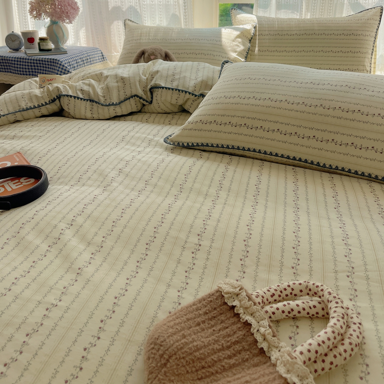 91家纺网 家纺一手货源 找家纺 瑞莱 2025开学季全棉印花贝壳边四件套 夏有乔木