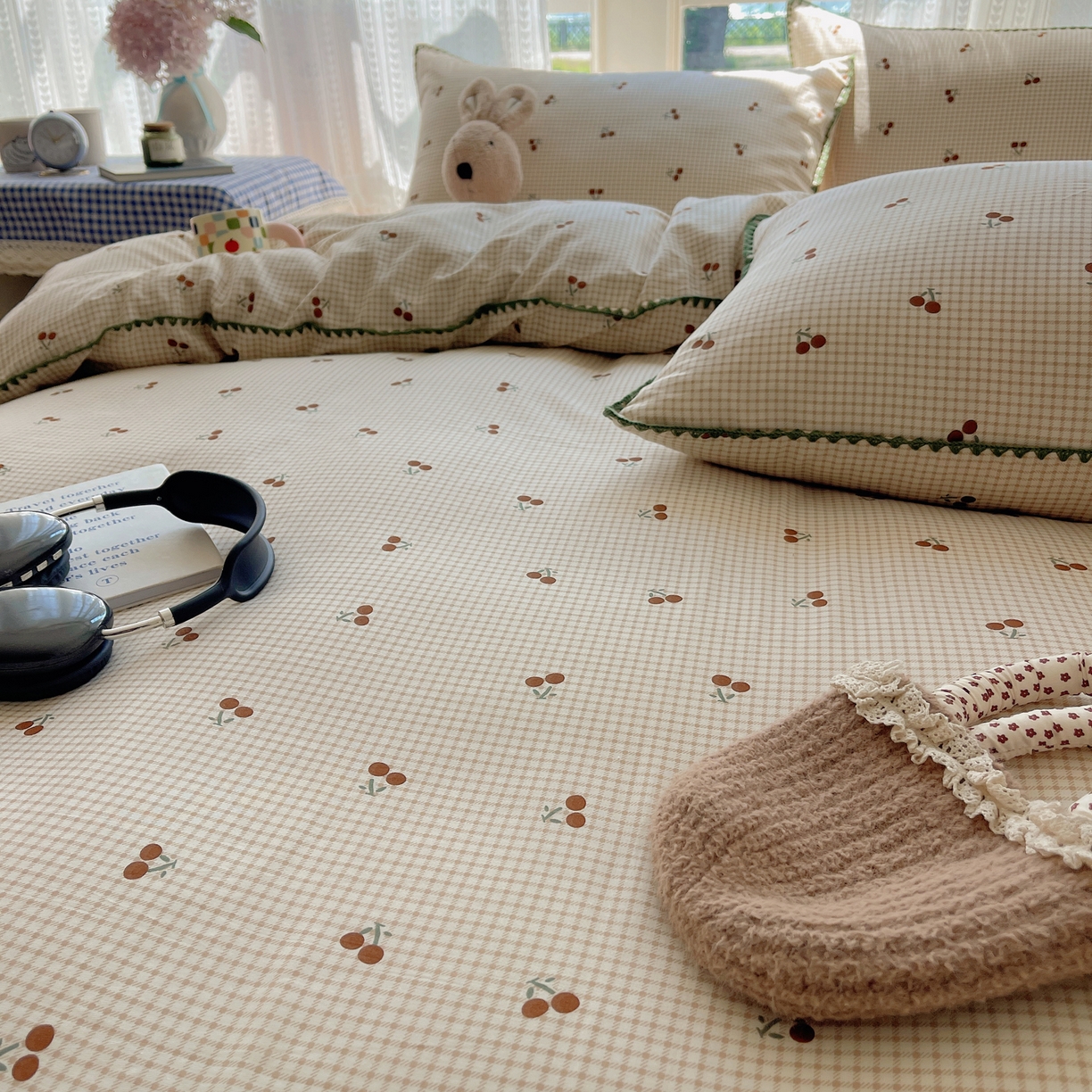 91家纺网 家纺一手货源 找家纺 瑞莱 2025开学季全棉印花贝壳边四件套 樱姿-米