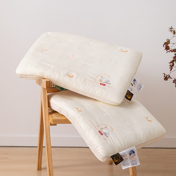 91家纺网 家纺一手货源 找家纺 （总）爱尚家枕芯 2025新款天丝刺绣护颈低枕枕（天鹅）