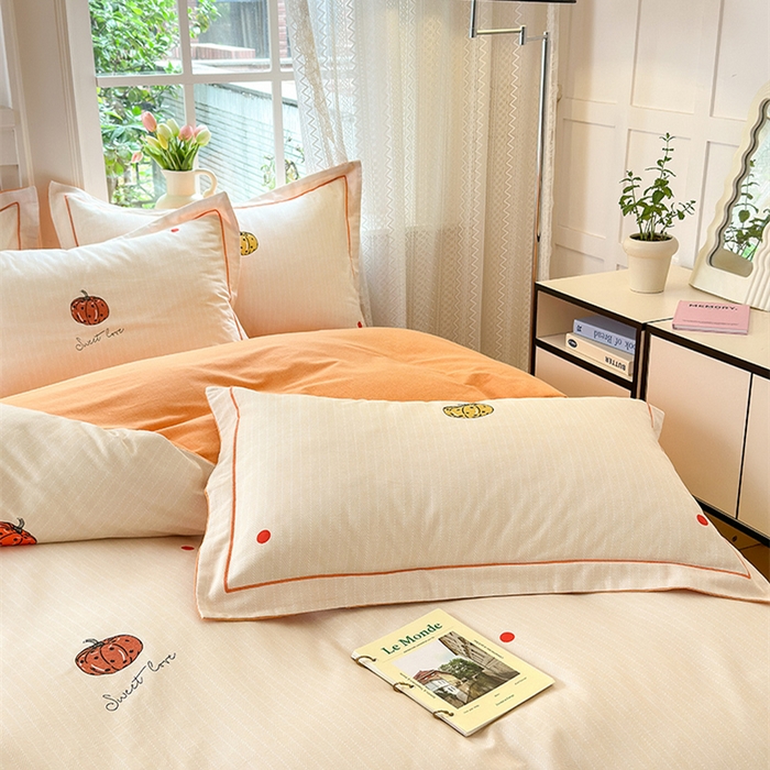 91家纺网 家纺一手货源 找家纺 悦织湾家纺2025新款100%全棉磨毛四件套加厚加密喷气织造纯棉床上用品4件套印花卡通小清新三件套不起球不掉色 南瓜派对