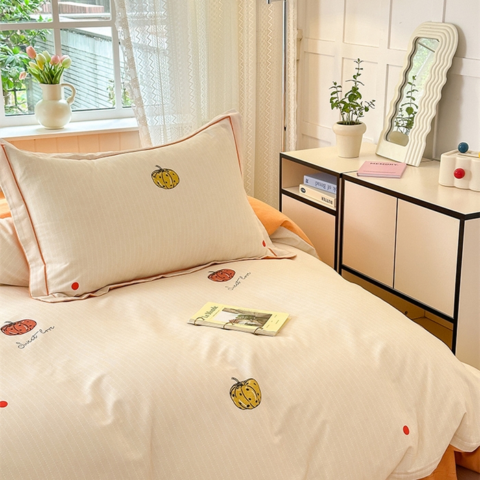 91家纺网 家纺一手货源 找家纺 悦织湾家纺2025新款100%全棉磨毛四件套加厚加密喷气织造纯棉床上用品4件套印花卡通小清新三件套不起球不掉色 南瓜派对