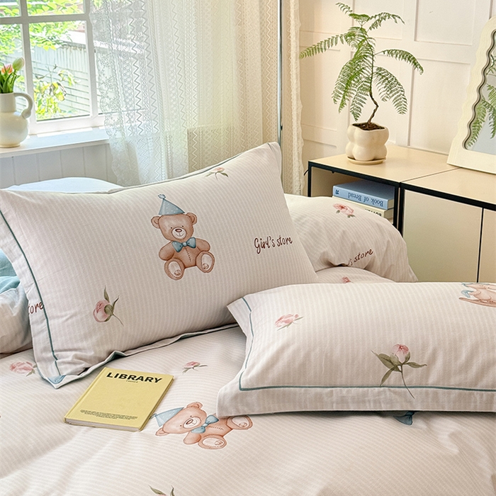 91家纺网 家纺一手货源 找家纺 悦织湾家纺2025新款100%全棉磨毛四件套加厚加密喷气织造纯棉床上用品4件套印花卡通小清新三件套不起球不掉色 童趣时光