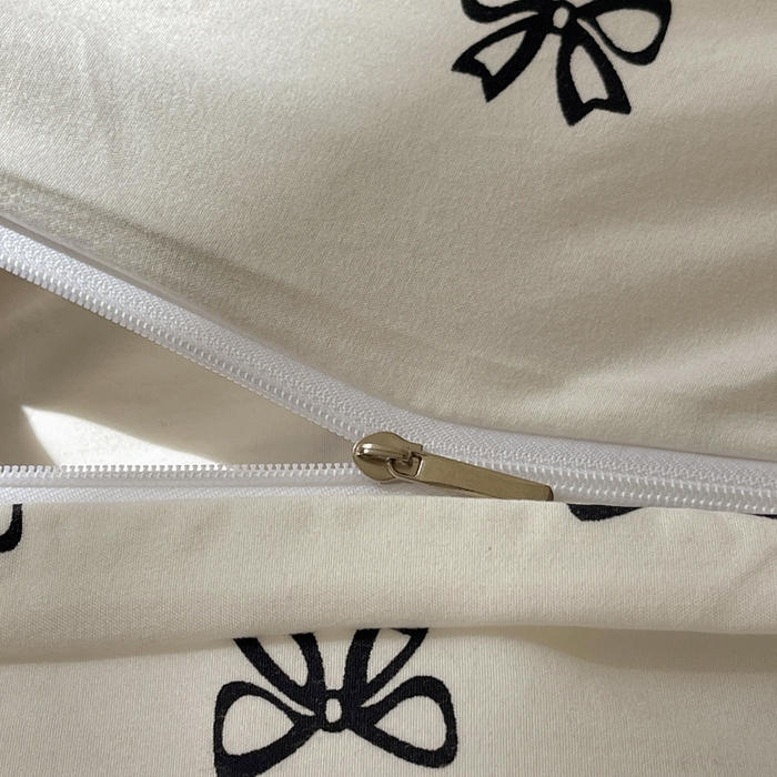 91家纺网 家纺一手货源 找家纺 芷凡家纺 2025新款水洗棉双层纱四件套 黑色蝴蝶结