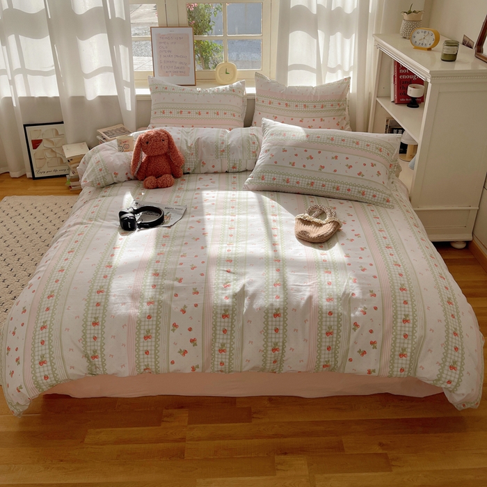 芷凡家纺 2025新款水洗棉双层纱四件套 亲亲草莓