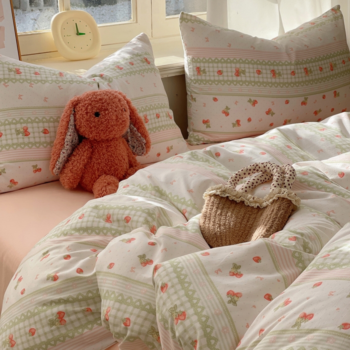 91家纺网 家纺一手货源 找家纺 芷凡家纺 2025新款水洗棉双层纱四件套 亲亲草莓