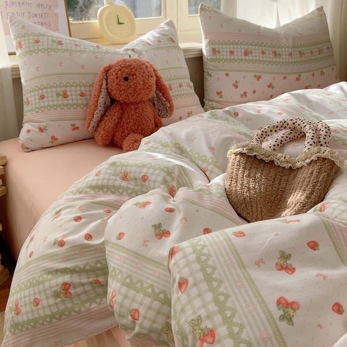 91家纺网 家纺一手货源 找家纺 芷凡家纺 2025新款水洗棉双层纱四件套 亲亲草莓