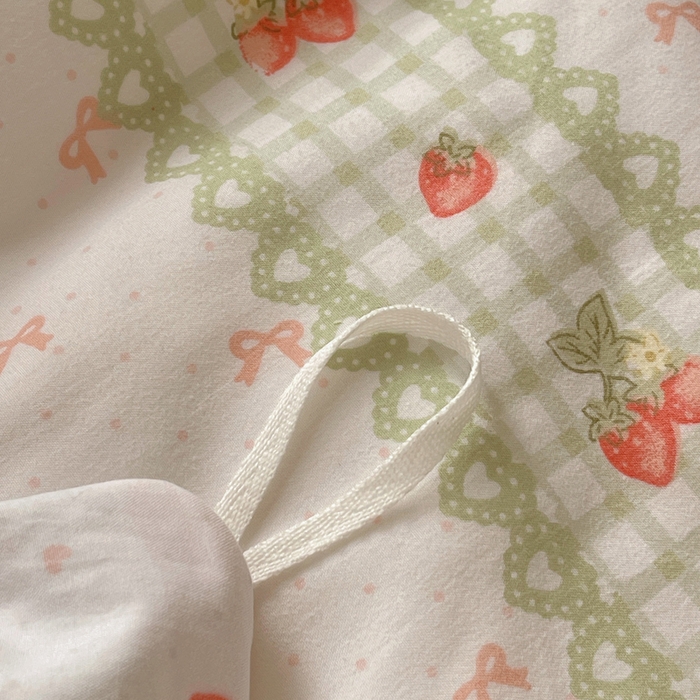 91家纺网 家纺一手货源 找家纺 芷凡家纺 2025新款水洗棉双层纱四件套 亲亲草莓