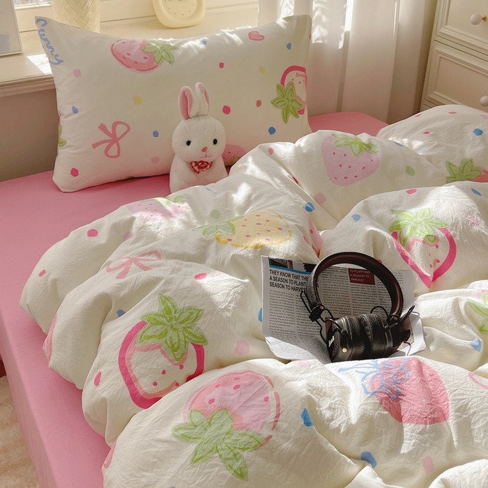 91家纺网 家纺一手货源 找家纺 芷凡家纺 2025新款水洗棉双层纱四件套 草莓布丁