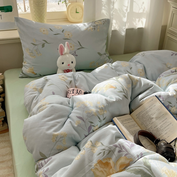 91家纺网 家纺一手货源 找家纺 芷凡家纺 2025新款水洗棉双层纱四件套 萱草花梦