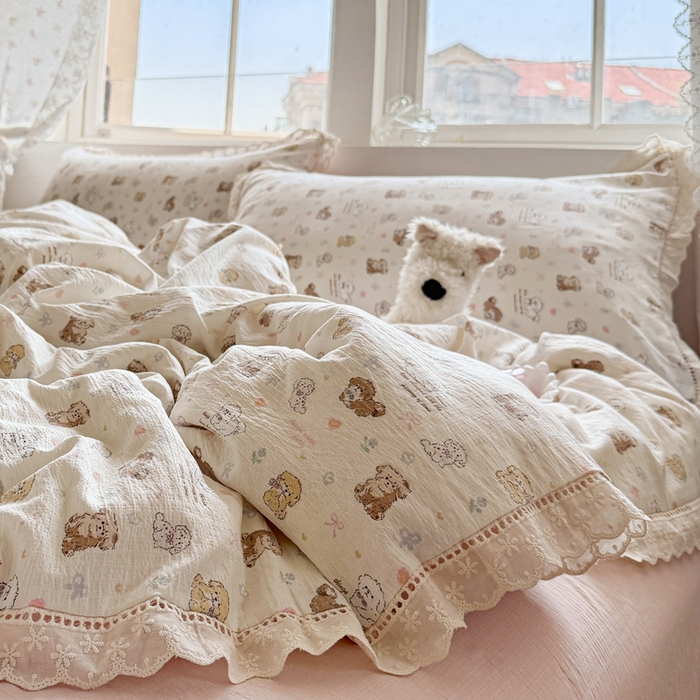 91家纺网 家纺一手货源 找家纺 Mata蔓塔家 2025新款云感双层纱全棉镂空花边四件套 狗狗伙伴