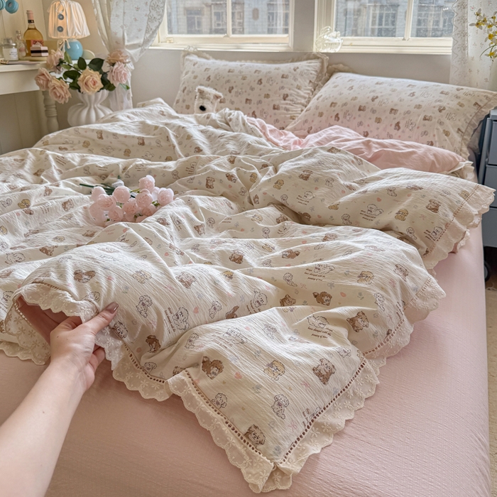 91家纺网 家纺一手货源 找家纺 Mata蔓塔家 2025新款云感双层纱全棉镂空花边四件套 狗狗伙伴