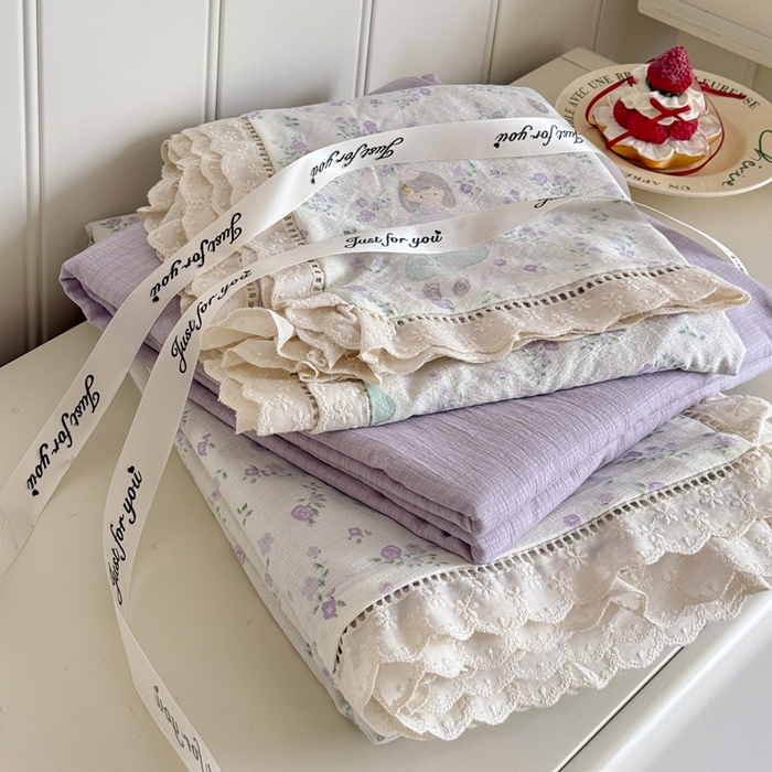 91家纺网 家纺一手货源 找家纺 Mata蔓塔家 2025新款云感双层纱全棉镂空花边四件套 桔梗语