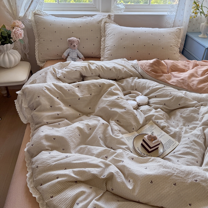 91家纺网 家纺一手货源 找家纺 Mata蔓塔家 2025新款云感双层纱全棉镂空花边四件套 咖啡豆