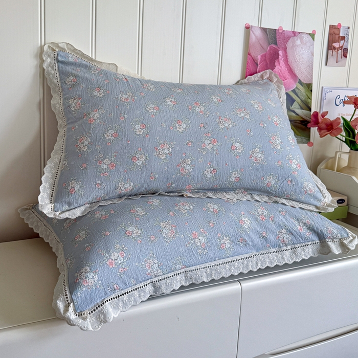 91家纺网 家纺一手货源 找家纺 Mata蔓塔家 2025新款云感双层纱全棉镂空花边四件套 蓝风铃