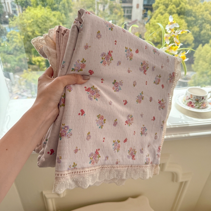 91家纺网 家纺一手货源 找家纺 Mata蔓塔家 2025新款云感双层纱全棉镂空花边四件套 梦疏花影