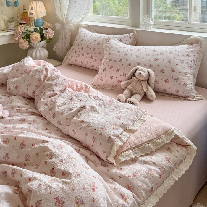 91家纺网 家纺一手货源 找家纺 Mata蔓塔家 2025新款云感双层纱全棉镂空花边四件套 梦疏花影