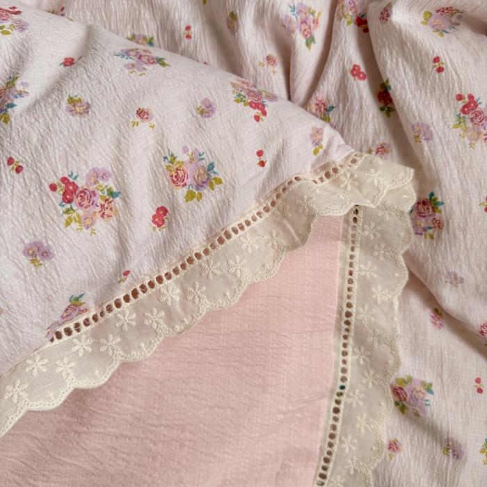 91家纺网 家纺一手货源 找家纺 Mata蔓塔家 2025新款云感双层纱全棉镂空花边四件套 梦疏花影