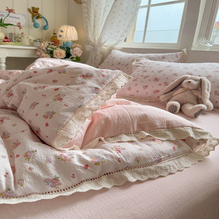 91家纺网 家纺一手货源 找家纺 Mata蔓塔家 2025新款云感双层纱全棉镂空花边四件套 梦疏花影