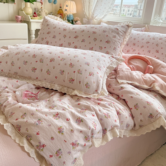 91家纺网 家纺一手货源 找家纺 Mata蔓塔家 2025新款云感双层纱全棉镂空花边四件套 梦疏花影