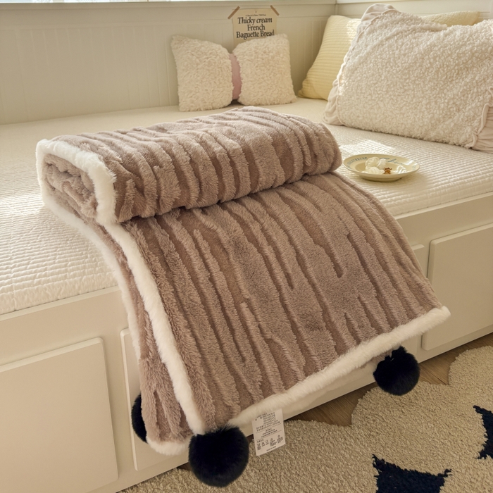 91家纺网 家纺一手货源 找家纺 （总）潮邦创意家居2025新款全新升级阳离子提花兔毛球毯-雪兔波纹系列