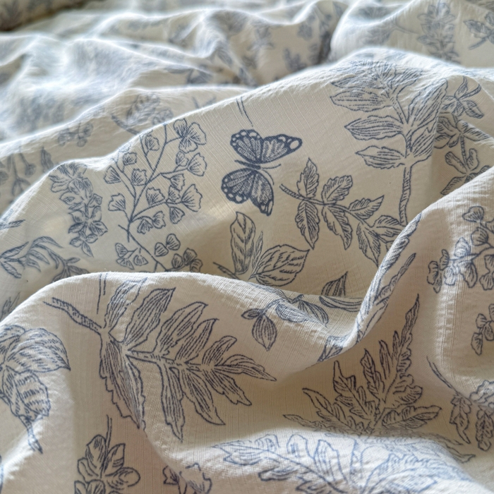 91家纺网 家纺一手货源 找家纺 Mata蔓塔家 2025新款云感双层纱全棉镂空花边四件套 青花瓷