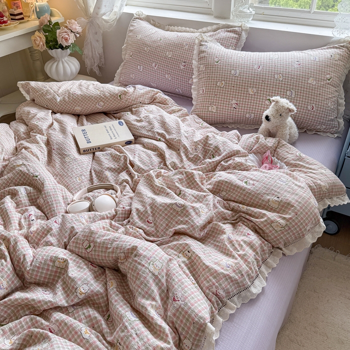 91家纺网 家纺一手货源 找家纺 Mata蔓塔家 2025新款云感双层纱全棉镂空花边四件套 山楂西高地