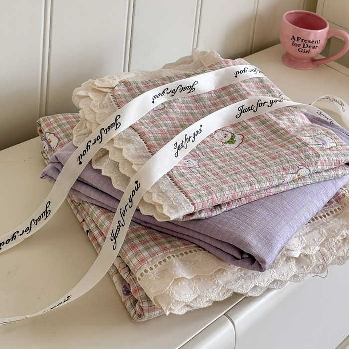 91家纺网 家纺一手货源 找家纺 Mata蔓塔家 2025新款云感双层纱全棉镂空花边四件套 山楂西高地