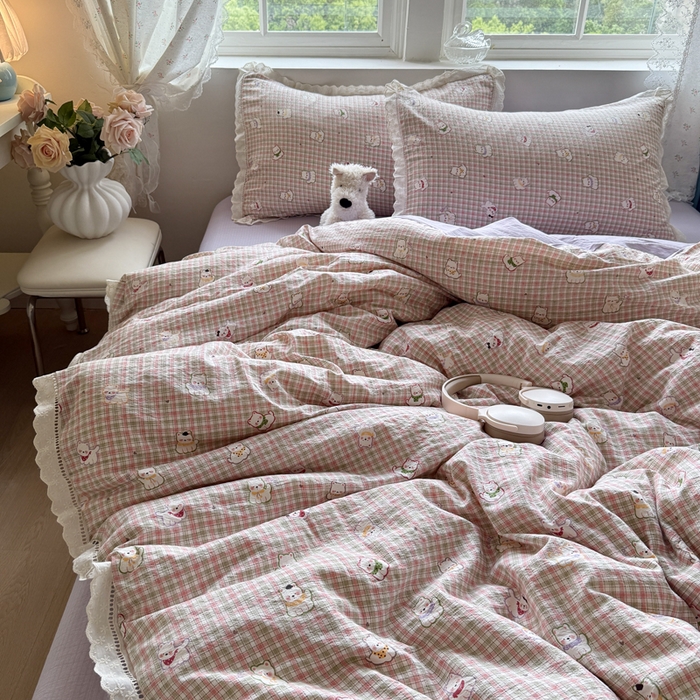 91家纺网 家纺一手货源 找家纺 Mata蔓塔家 2025新款云感双层纱全棉镂空花边四件套 山楂西高地