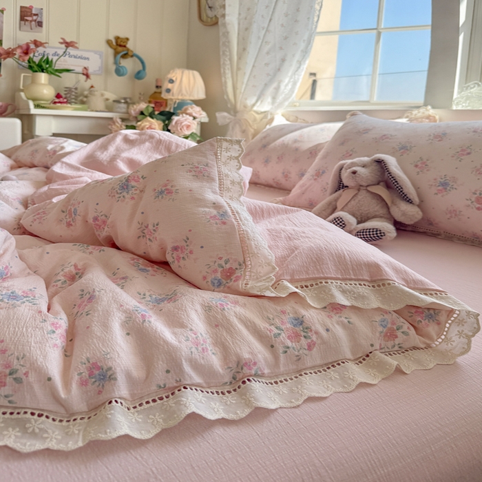 91家纺网 家纺一手货源 找家纺 Mata蔓塔家 2025新款云感双层纱全棉镂空花边四件套 颂歌