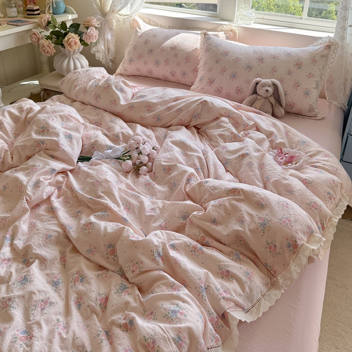 91家纺网 家纺一手货源 找家纺 Mata蔓塔家 2025新款云感双层纱全棉镂空花边四件套 颂歌