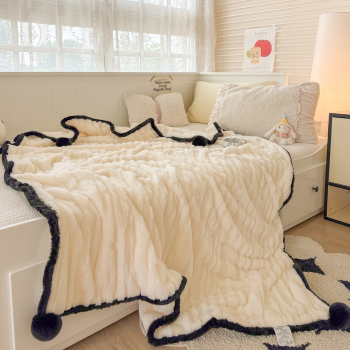 91家纺网 家纺一手货源 找家纺 潮邦创意家居2025新款全新升级阳离子提花兔毛球毯-雪兔波纹系列 雪兔波纹-雾绒白