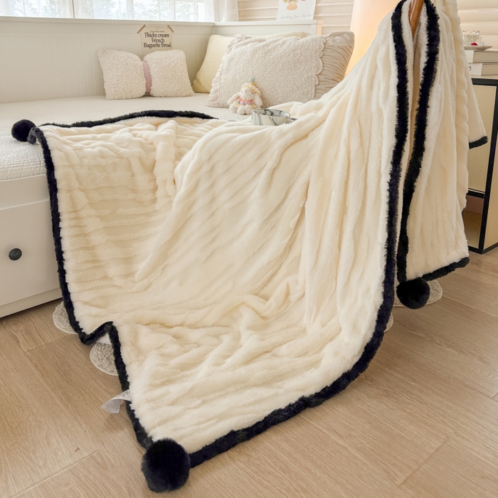 91家纺网 家纺一手货源 找家纺 潮邦创意家居2025新款全新升级阳离子提花兔毛球毯-雪兔波纹系列 雪兔波纹-雾绒白