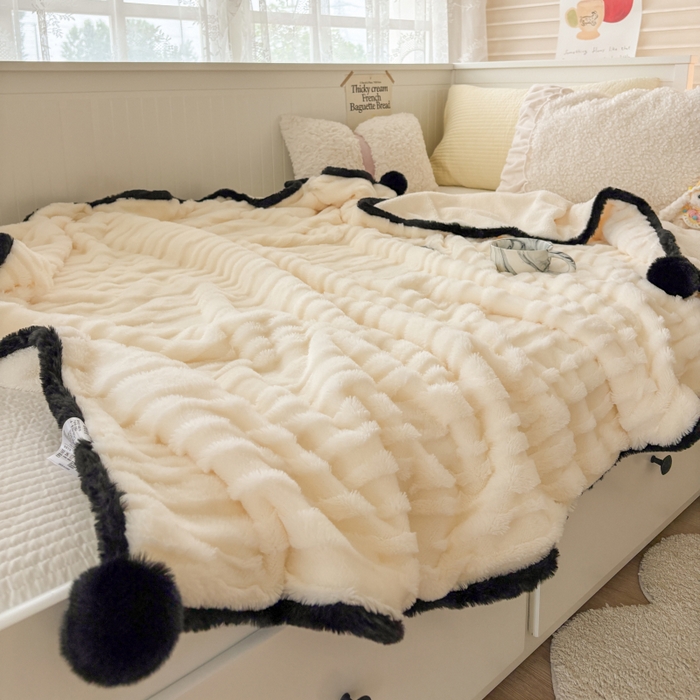 91家纺网 家纺一手货源 找家纺 潮邦创意家居2025新款全新升级阳离子提花兔毛球毯-雪兔波纹系列 雪兔波纹-雾绒白