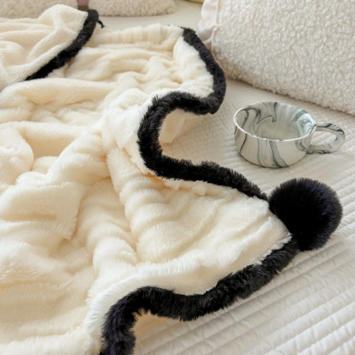 91家纺网 家纺一手货源 找家纺 潮邦创意家居2025新款全新升级阳离子提花兔毛球毯-雪兔波纹系列 雪兔波纹-雾绒白