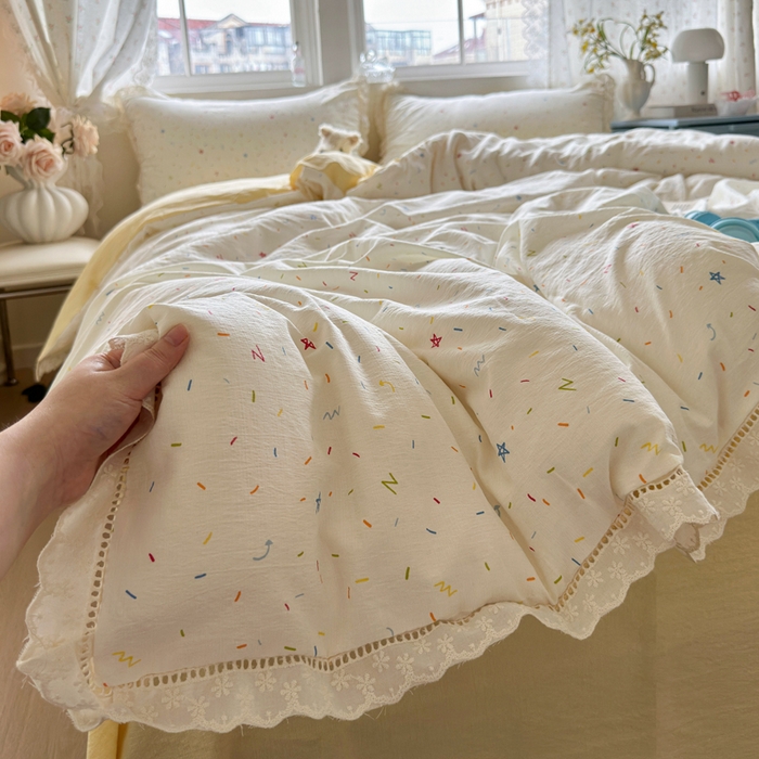 91家纺网 家纺一手货源 找家纺 Mata蔓塔家 2025新款云感双层纱全棉镂空花边四件套 小彩糖