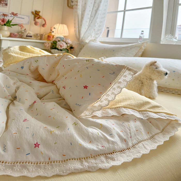 91家纺网 家纺一手货源 找家纺 Mata蔓塔家 2025新款云感双层纱全棉镂空花边四件套 小彩糖