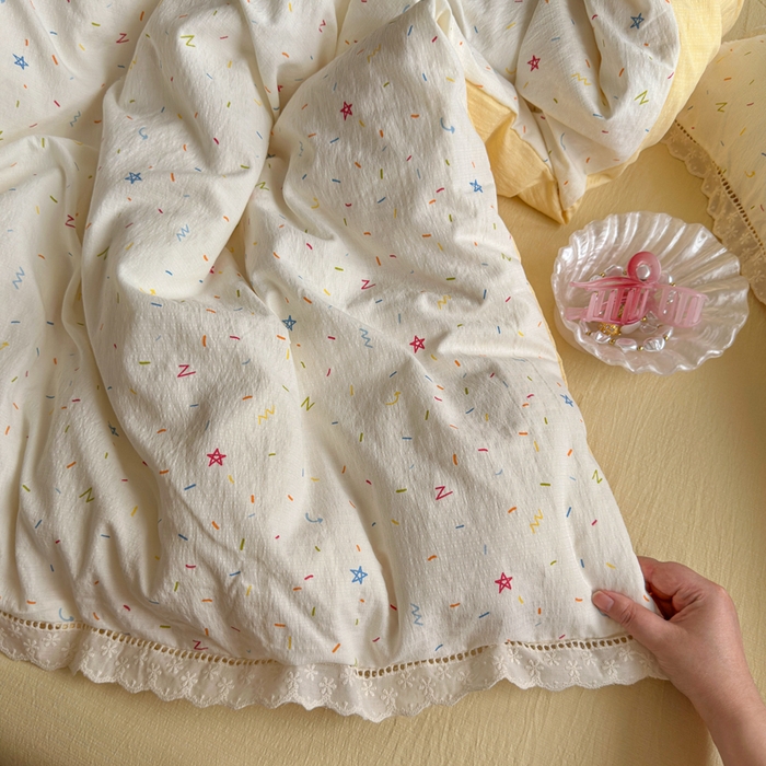 91家纺网 家纺一手货源 找家纺 Mata蔓塔家 2025新款云感双层纱全棉镂空花边四件套 小彩糖